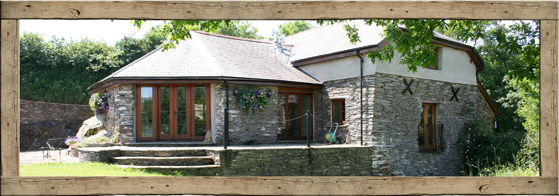 Exterior of Foales Leigh Farm B&B showing guests lounge